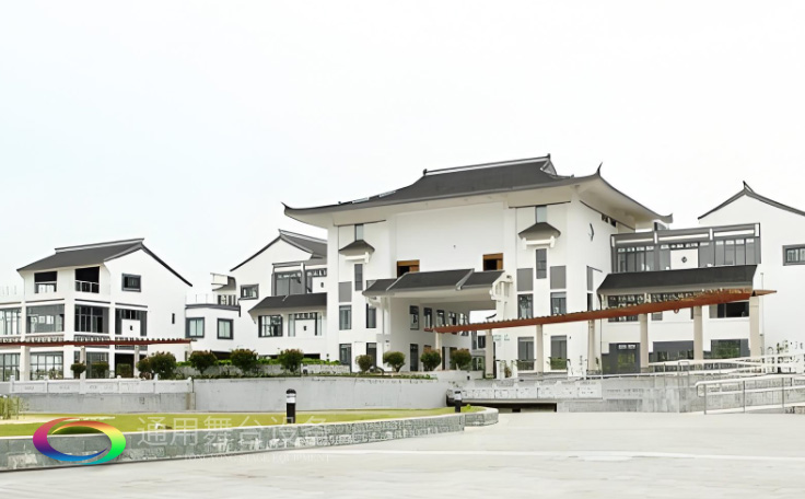 戴南文化藝術(shù)中心禮堂舞臺(tái)設(shè)備、舞臺(tái)阻燃幕布全面升級(jí) 賦能多元藝術(shù)呈現(xiàn)